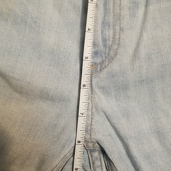 Rag & Bone Dre Capri Distressed Light Wash - Picture 10 of 15